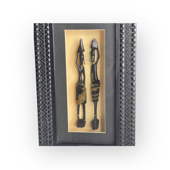 Vintage: African Art Decor Shadow Box 𒀭Ornate Carved Wood 𒀭Beaded Figurines 𒀭 - Picture 4 of 16